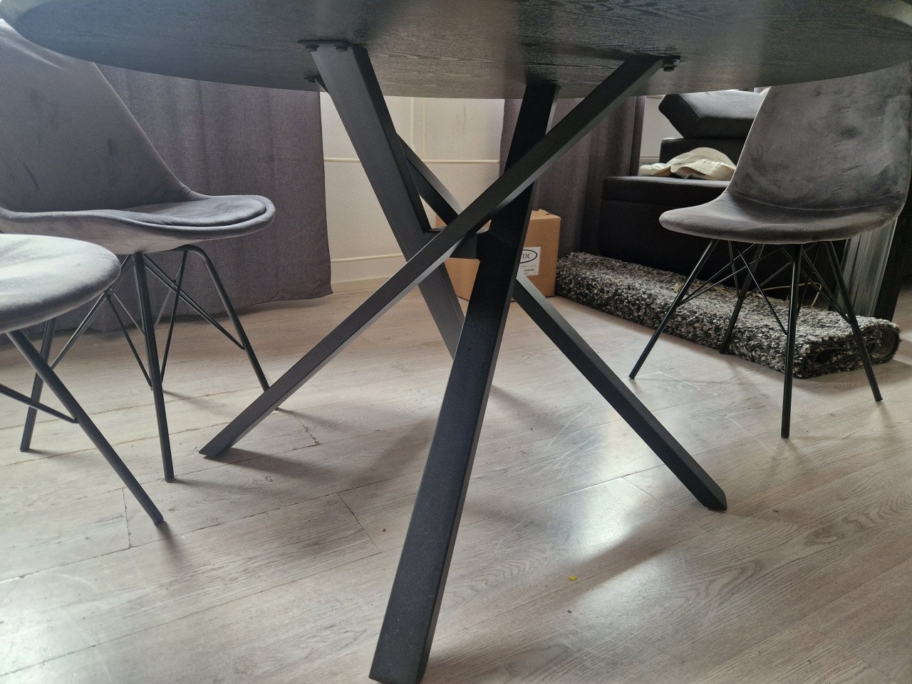 Eetkamertafel met 4 stoelen