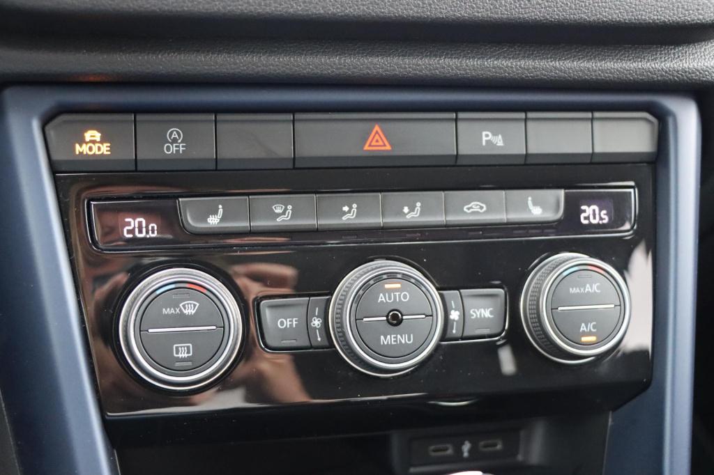 Volkswagen T-roc 1.5 tsi sport dsg7 150pk | side assist | camera | stoelver