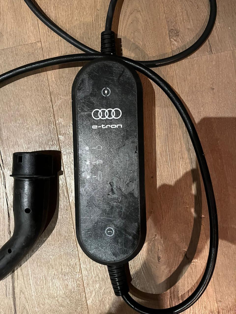 Auto oplader Audi Etron