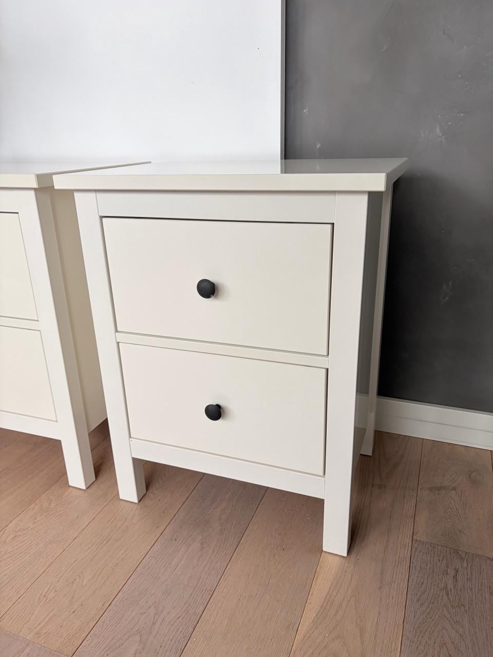 2x Ikea Hemnes nachtkastjes