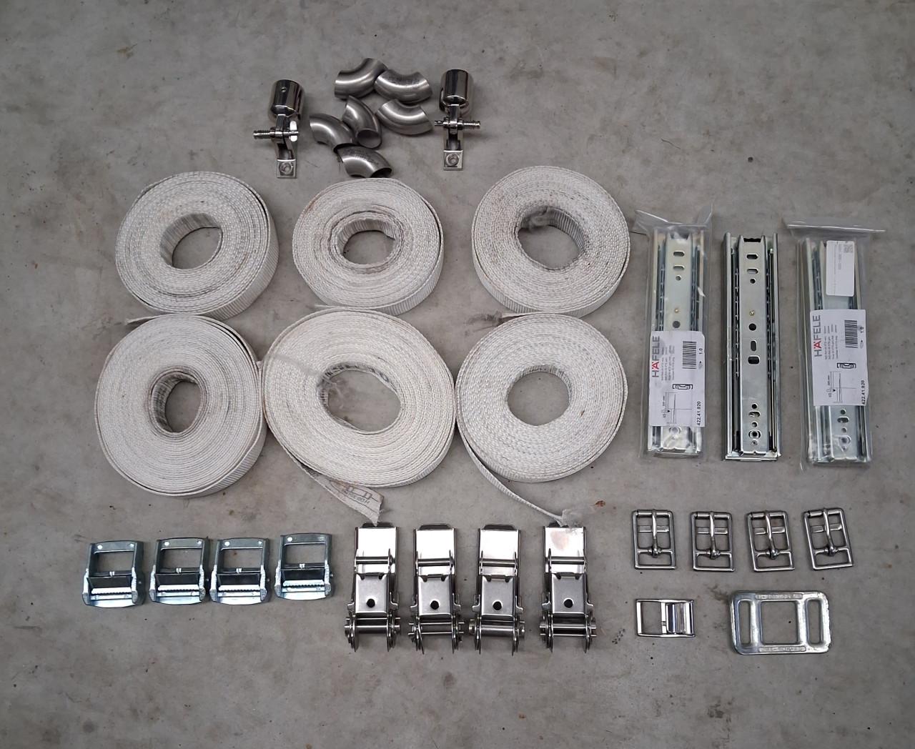 Onderdelen om een tent te maken.