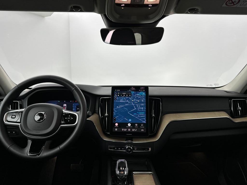 Volvo XC60 t6 398pk recharge ultra dark| pano| hud| 360camera|