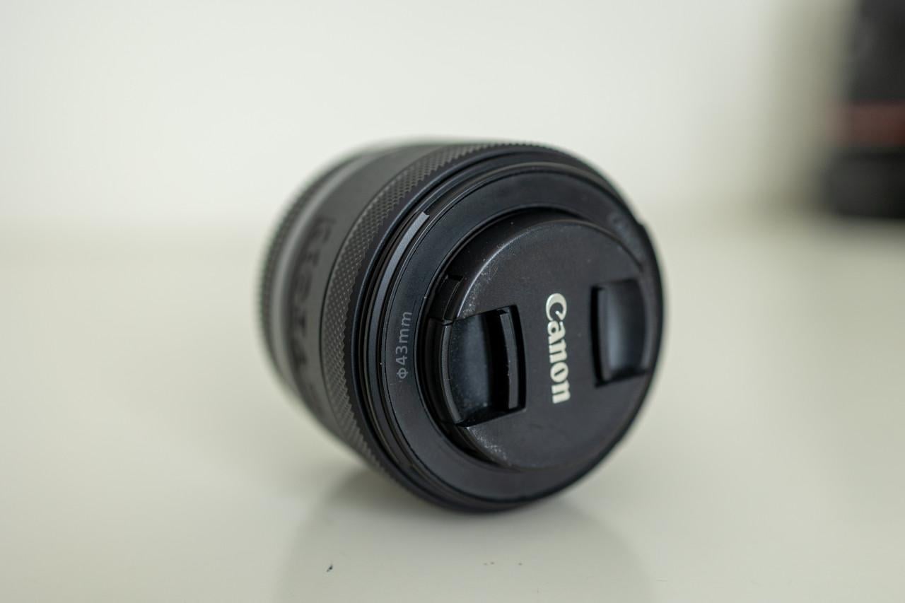 Canon RF 16 mm STM Ultra Groothoek lens