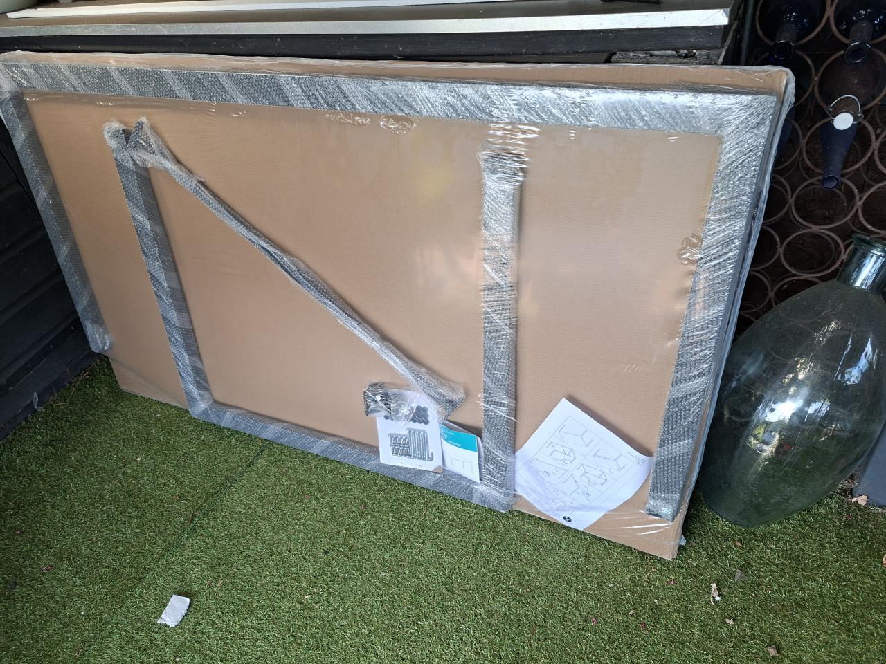 Tuintafel nieuw in verpakking (foto voorbeeld) 160x90x75cm