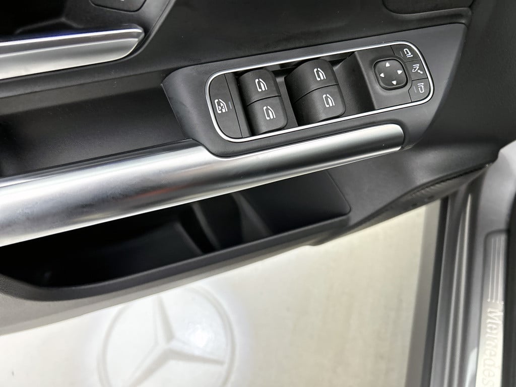 Mercedes-Benz Gla-klasse 180 business solution amg | nightpakket | trekhaak