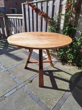 Ronde houten tafel