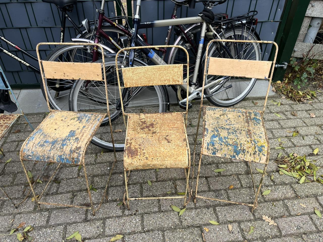 8 Bistrostoeltjes van metaal