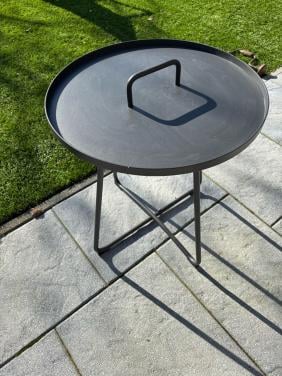 Nieuwe bijzet tafel voor tuin of op de camping..