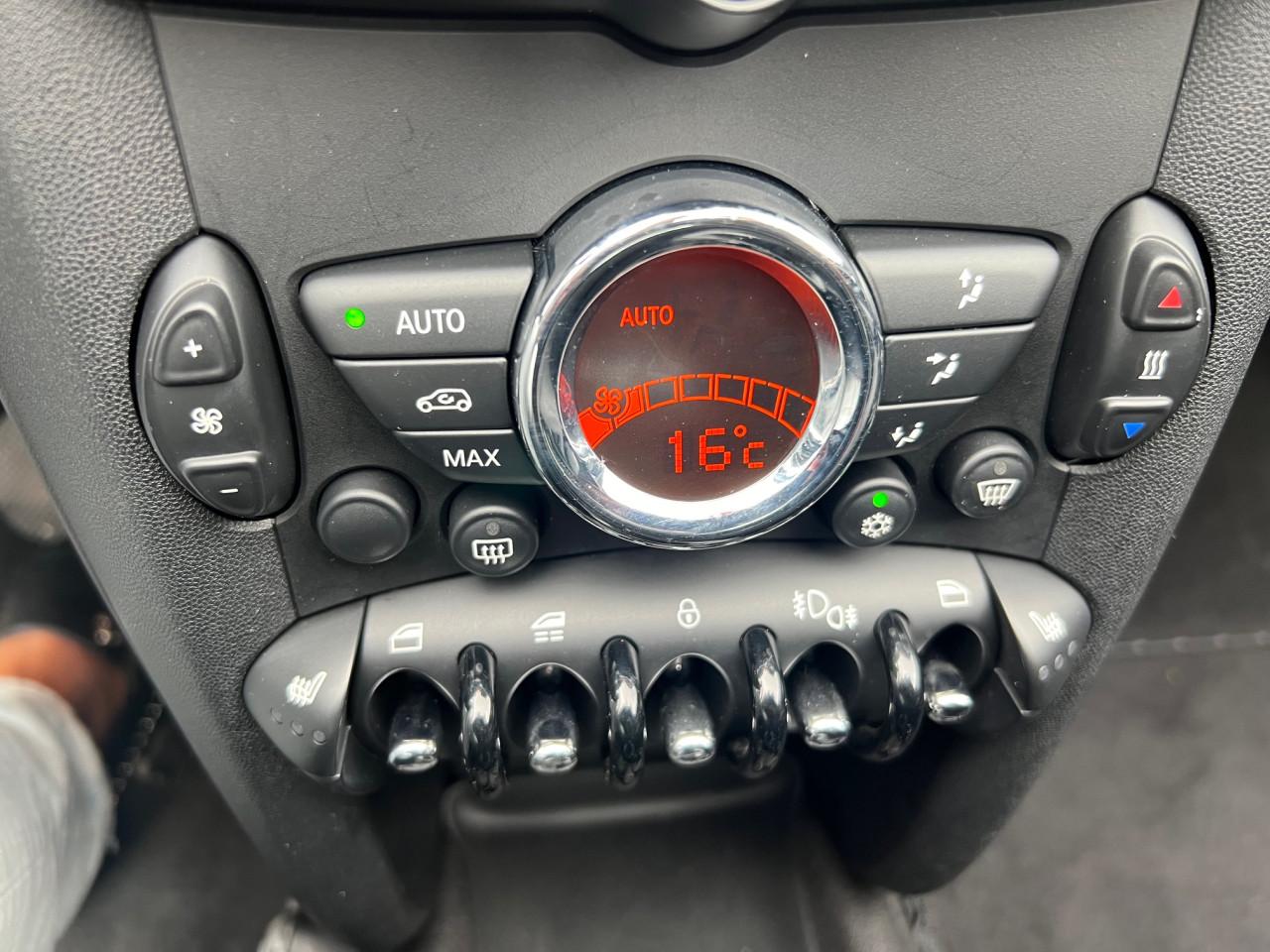 Prachtige Mini Cabriolet uit 2012 met slechts 114.000 km