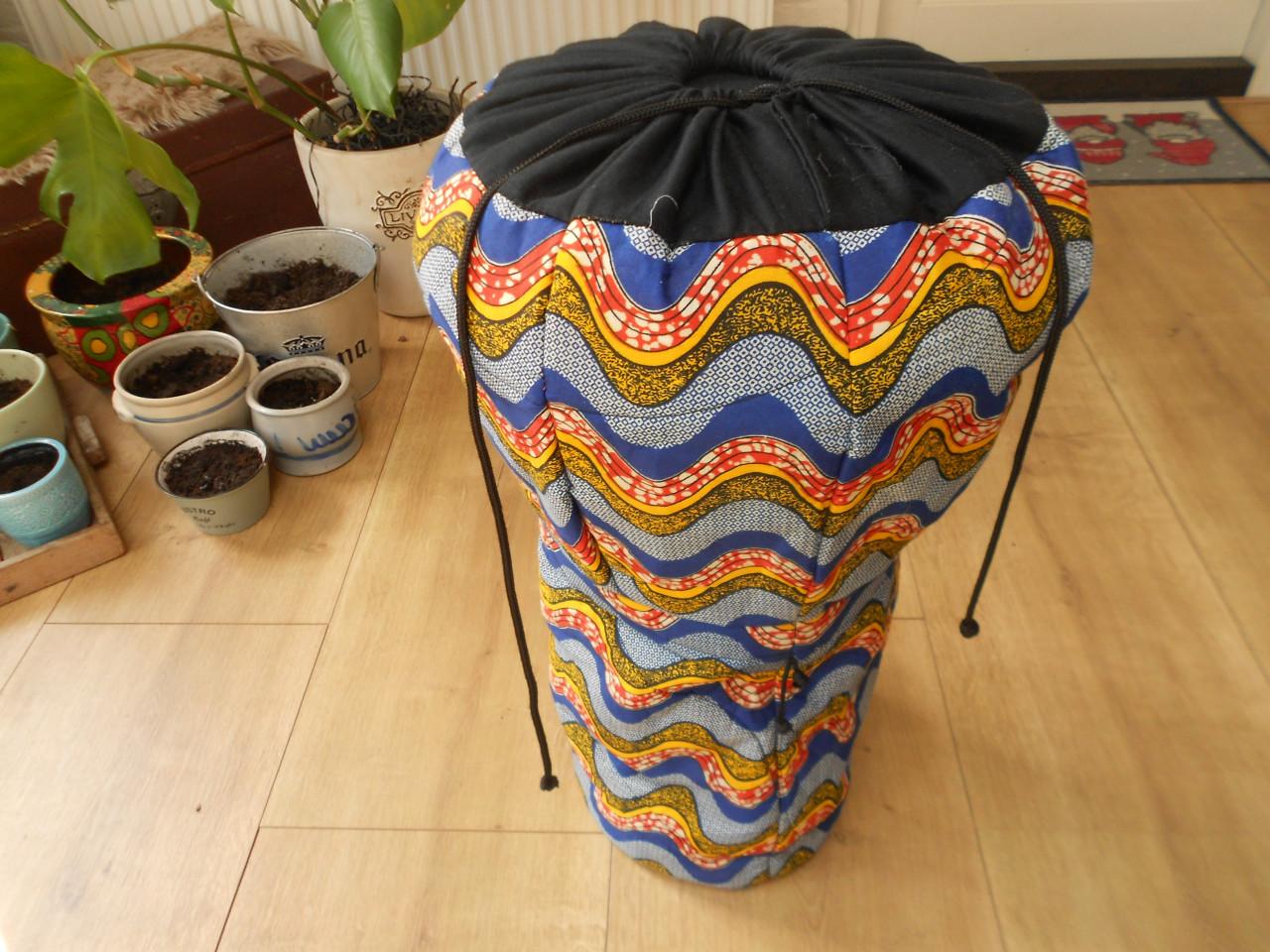 Afrikaanse Djembe met draag tas.