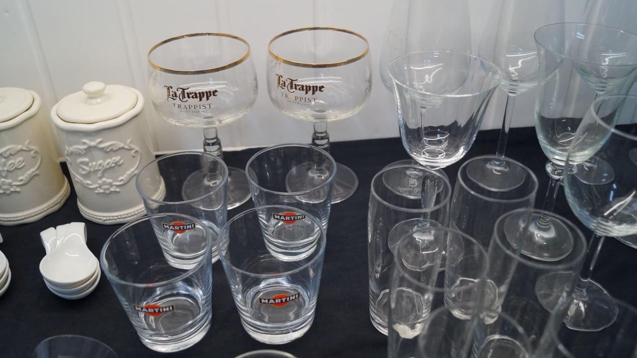 Diverse keuken / gebruiksspullen en glaswerk