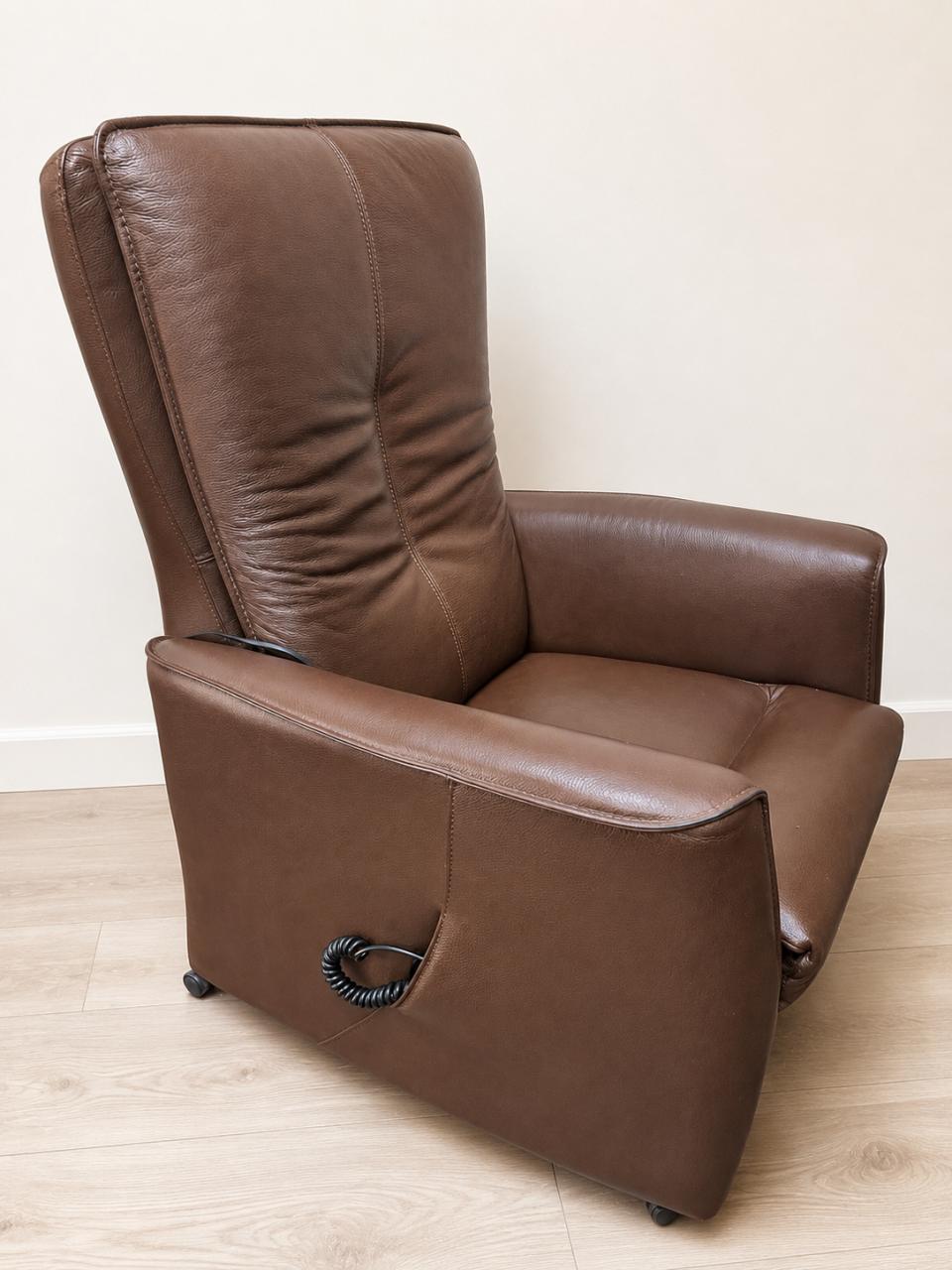 Prominent relaxfauteuil met sta op functie