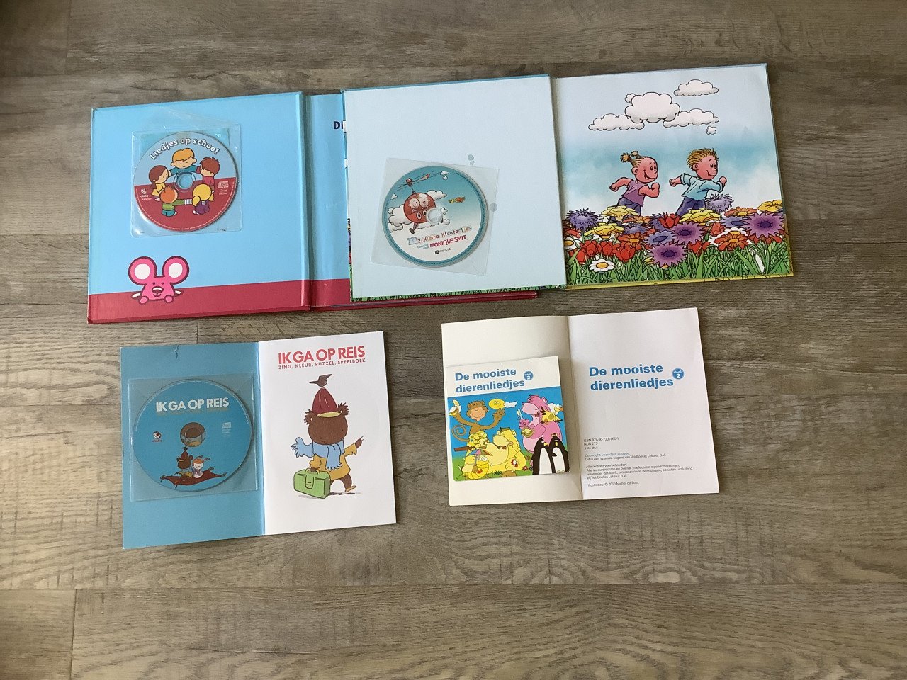 4 Kinderboeken met CD ‘s, Liedjes op schoot, kleutertjes, dieren, op reis