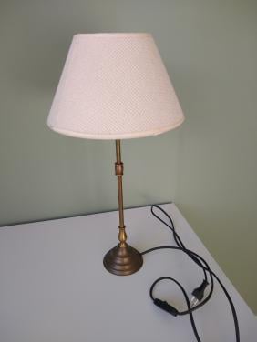 Te koop: Tafellampje