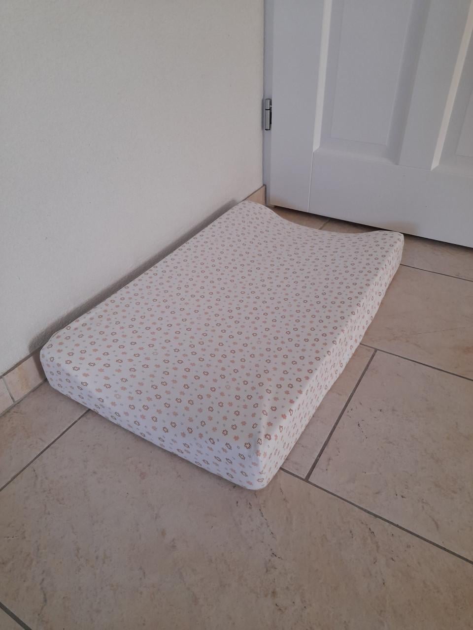 Aankleedkussen met hoes (z.g.a.n.)