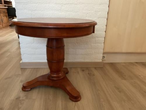 Zware ronde houten tafel / bijzettafel