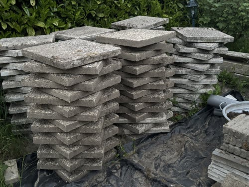 Gratis afhalen 25m2 grindtegels 50x50 100 stuks