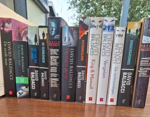 12 spannende thrillers David Baldacci