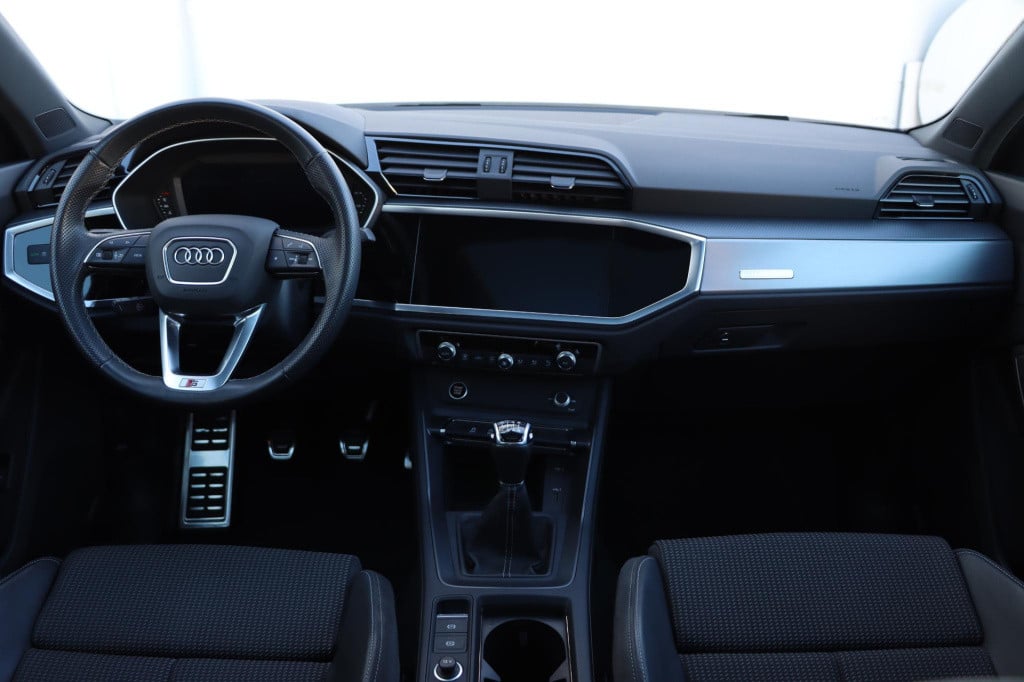 Audi Q3 35 tfsi s-line edition 150pk