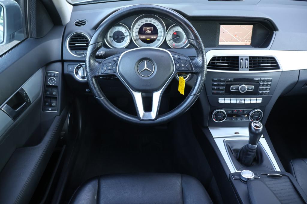 Mercedes-Benz C-Klasse 180 prestige avantgarde i trekhaak i lederen bekledi