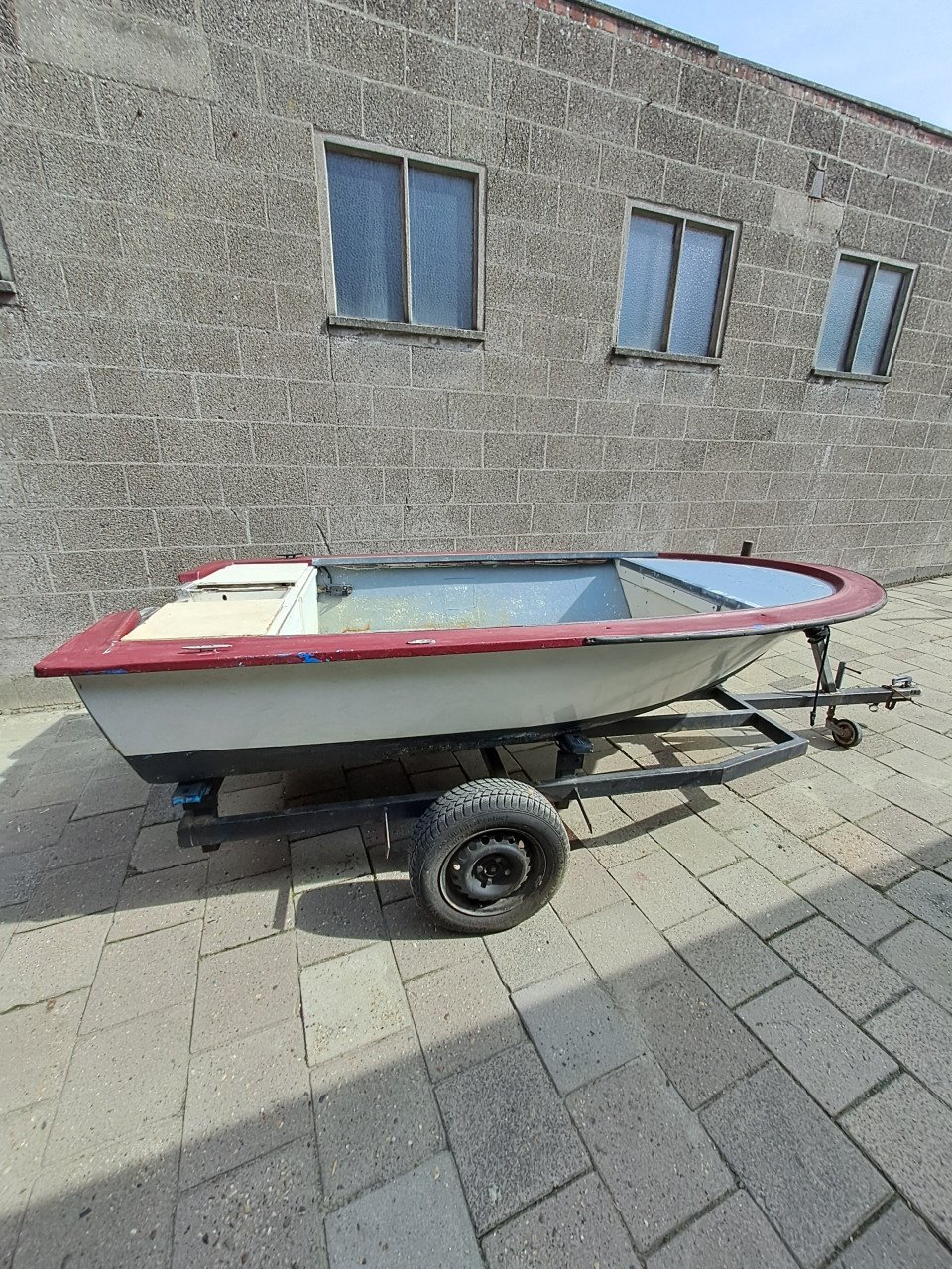 Polyester bootje