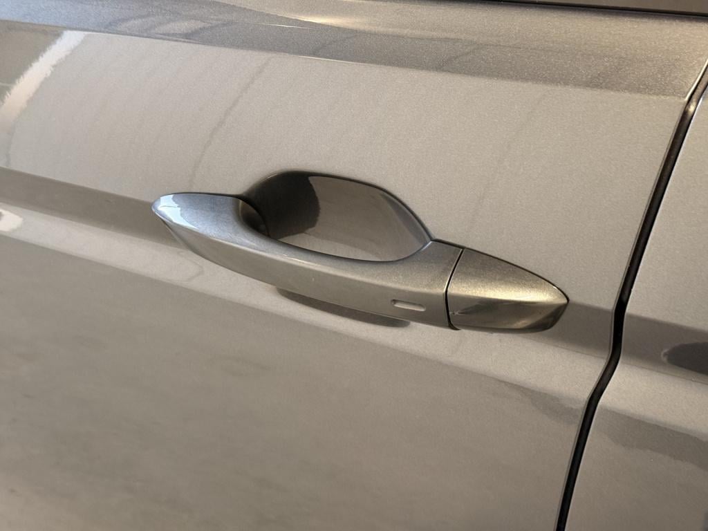 Volkswagen Touran 1.4 tsi comfortline 7p | pano | stoelverwarming | achteru