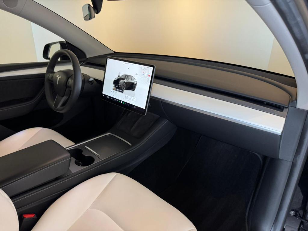 Tesla Model Y long range awd 75 kwh