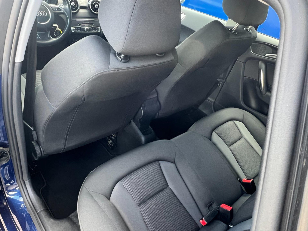 Audi A1 Sportback 1.0 tfsi adrenalin, s-line, navi enz...