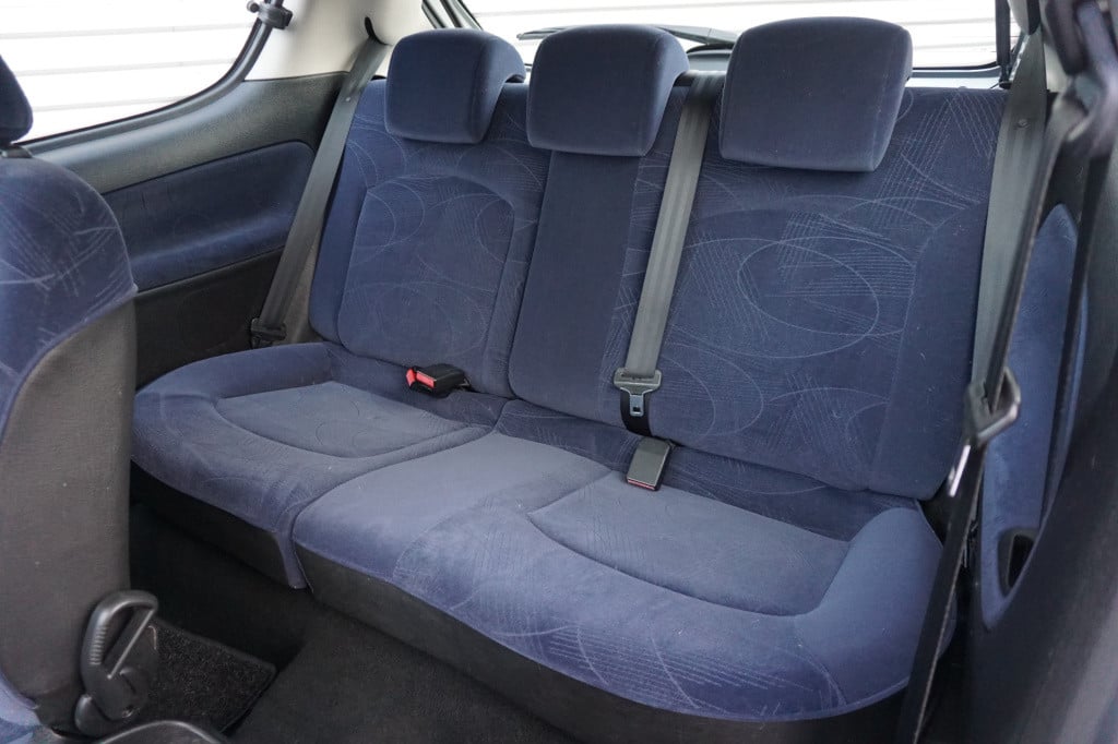 Peugeot 206 1.4 xt automaat - elektr. ramen / nieuwe apk!