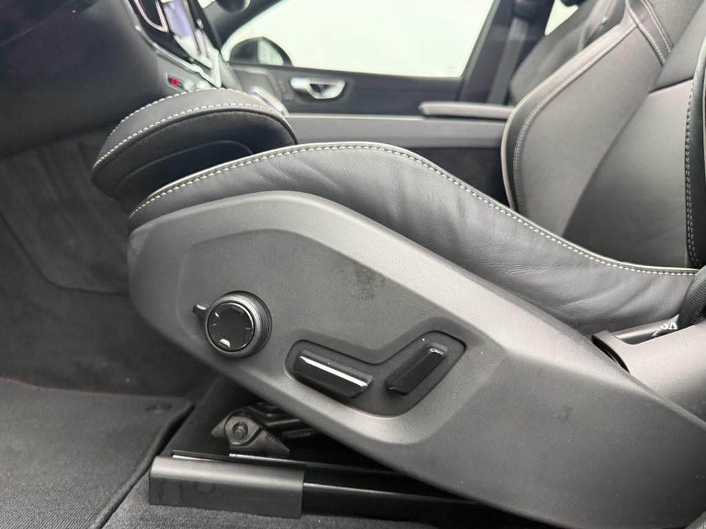 Volvo XC60 t6 398pk recharge ultra dark| panodak| 360camera| adap.cruise| a