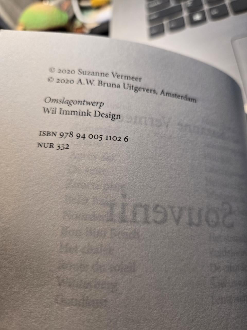 2 boeken Suzanne Vermeer : Souvenir 2020 Gletsjer 2022