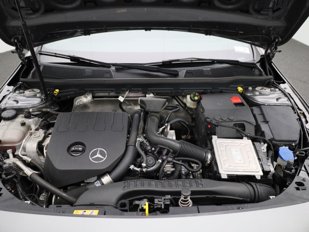 Mercedes-Benz A-Klasse 180 business solution amg | automaat | lmv | panoram