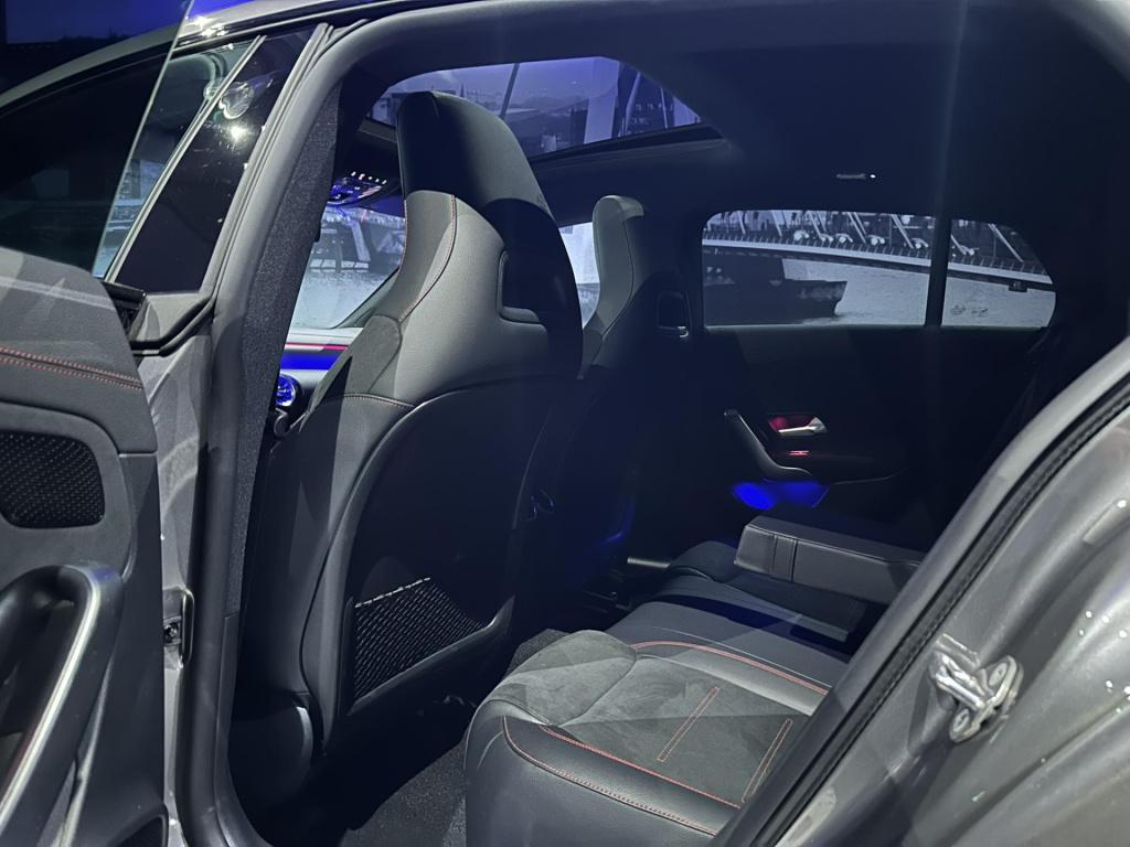 Mercedes-Benz Cla shooting brake 200 business solution amg *pano*sfeerverli