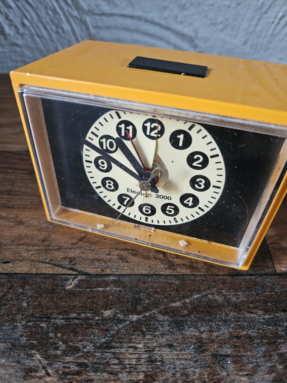 Vintage mooie oranje elektrische DesignWekker - Retro