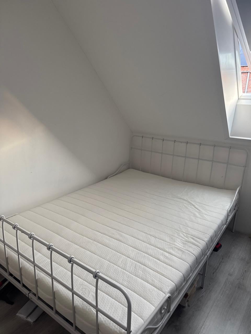 2 persoons bed met matras