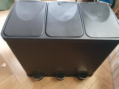 Bayt Prullenbak 60L – 3x20L – 3 Vakken – Zwart – Met beschadigingen