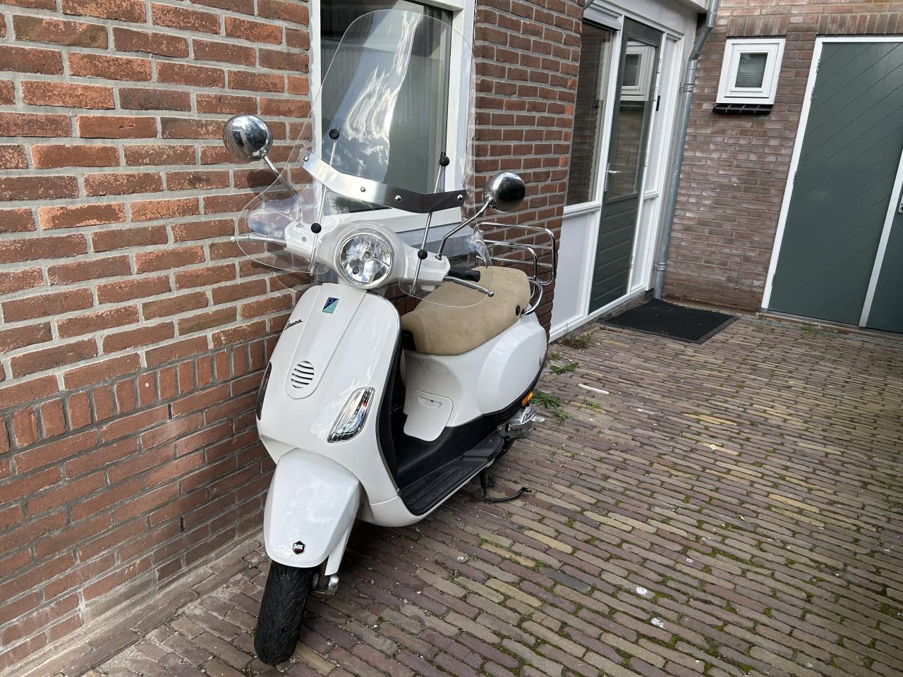 Vespa LX50
