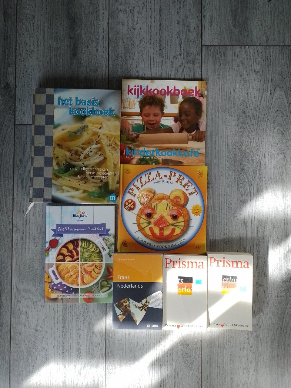 3 dozen rommelmarkt spullen(gratis radio!)