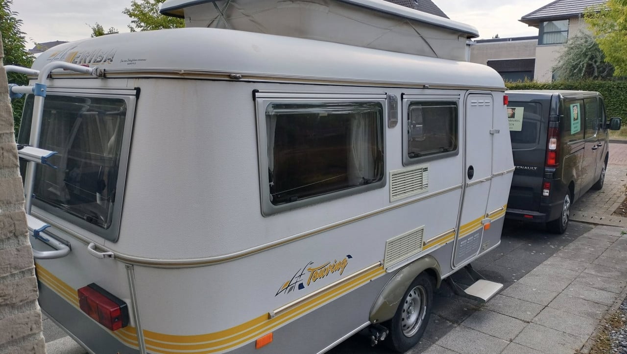 Eriba Touring (2001) met voortent en mover!