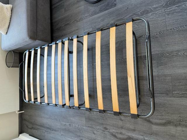 Opklapbaar logeerbed 90x200 met lattenbodem