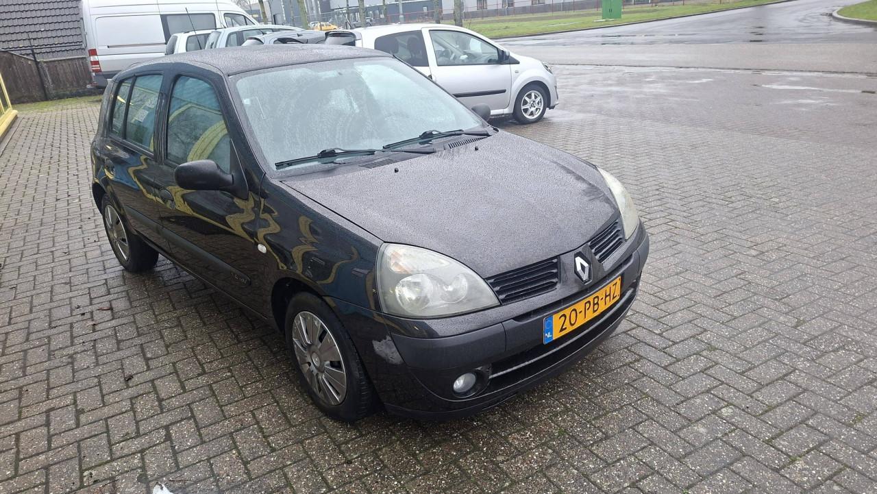 Renault Clio  1.4 16v Privilege Comfort 5drs bj:2004 apk 2027 !!