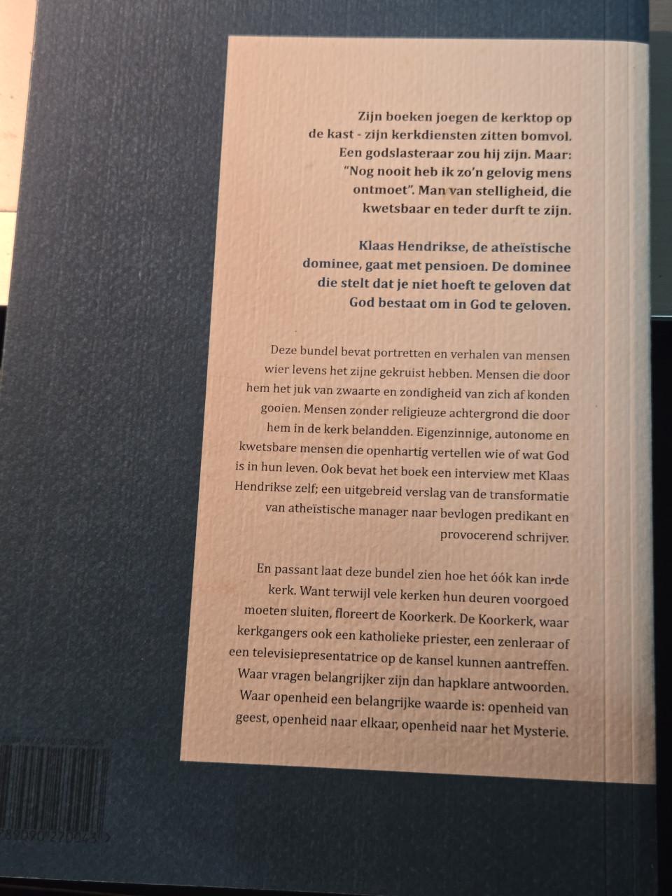 Boek "De dominee, de kerk en God" door Trea van Vliet.