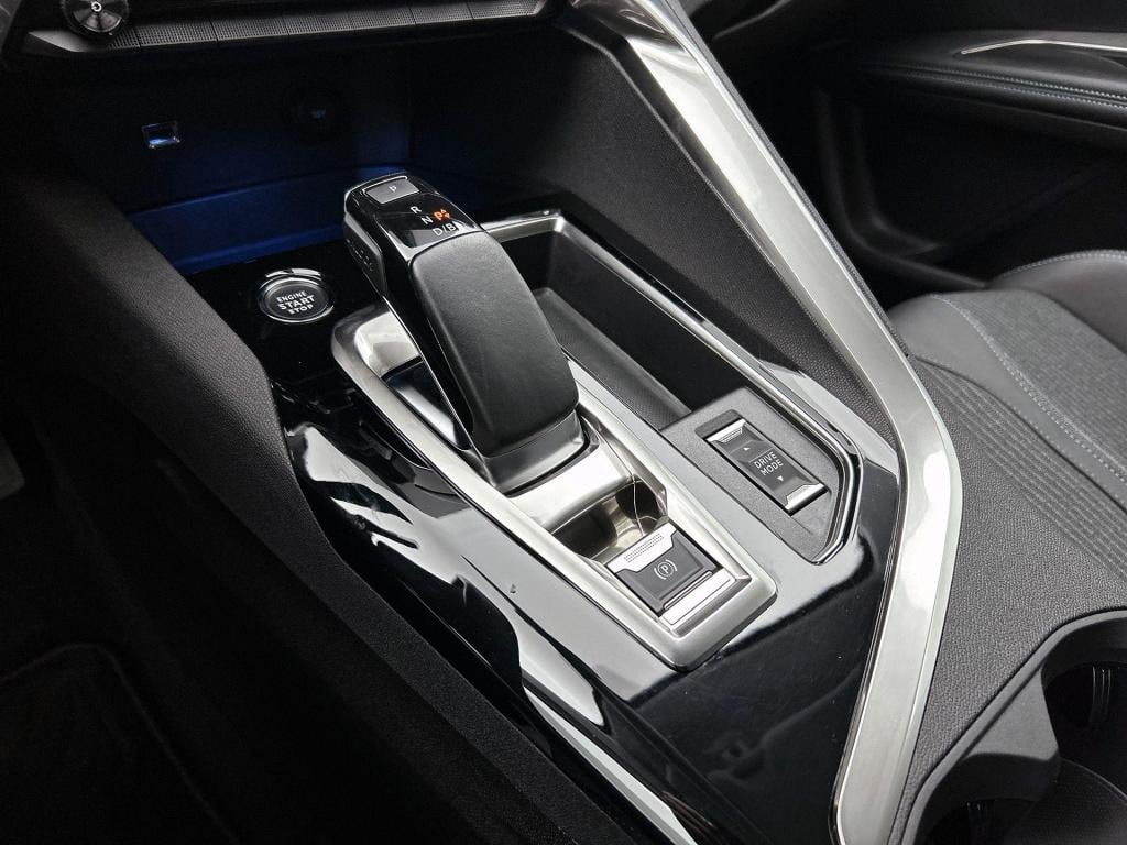 Peugeot 3008 1.6 hybrid 225 blue lease allure | automaat | navigatie | virt