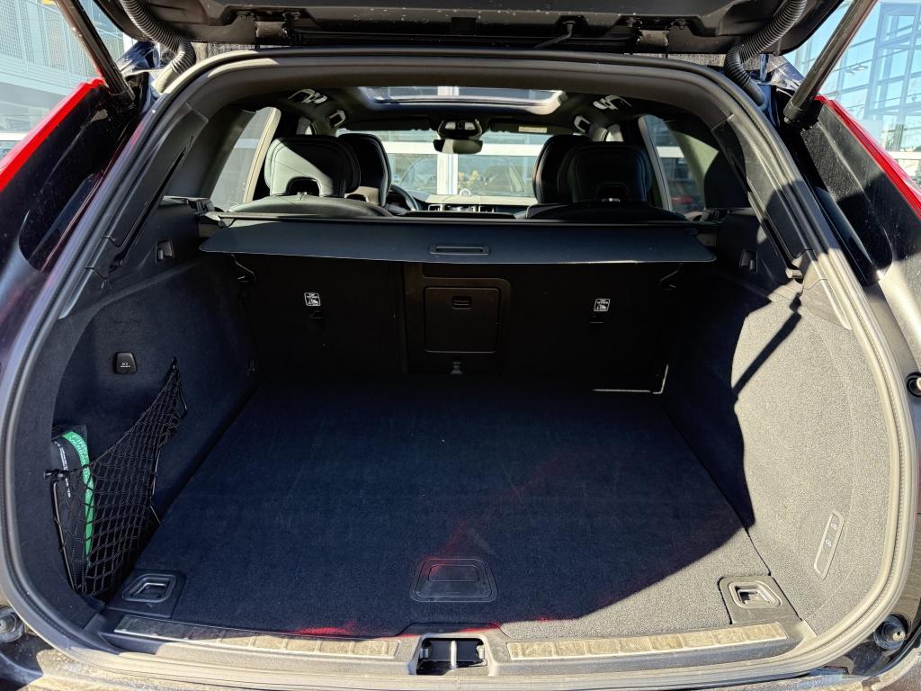 Volvo XC60 t8 455pk recharge ultra black edition| full options! luchtvering