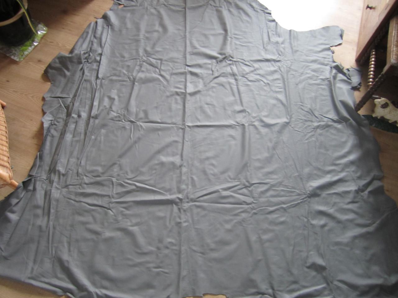 Nieuw stuk Grijs Leer 200x180 cm