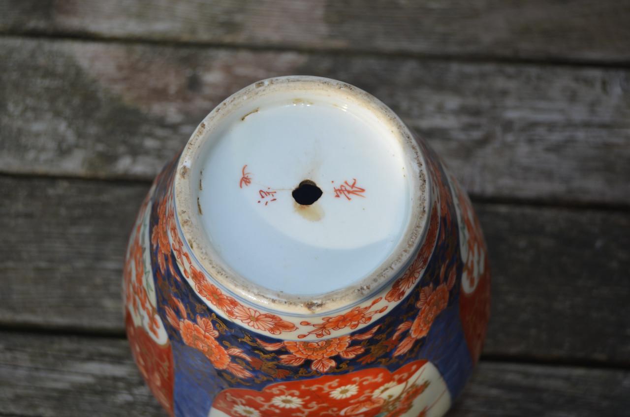 Paar Imari dekselvazen in puinstaat! 1 1/2 dan toch.