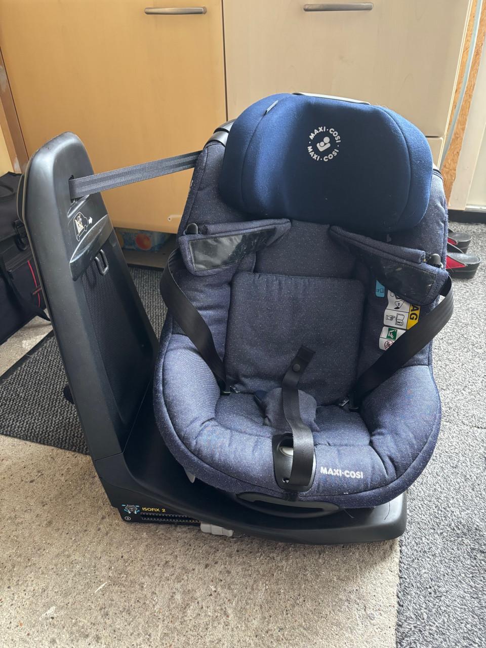 Te koop Maxi Cosi autostoel AxissFix Draaibaar ISO-fix bevestiging.