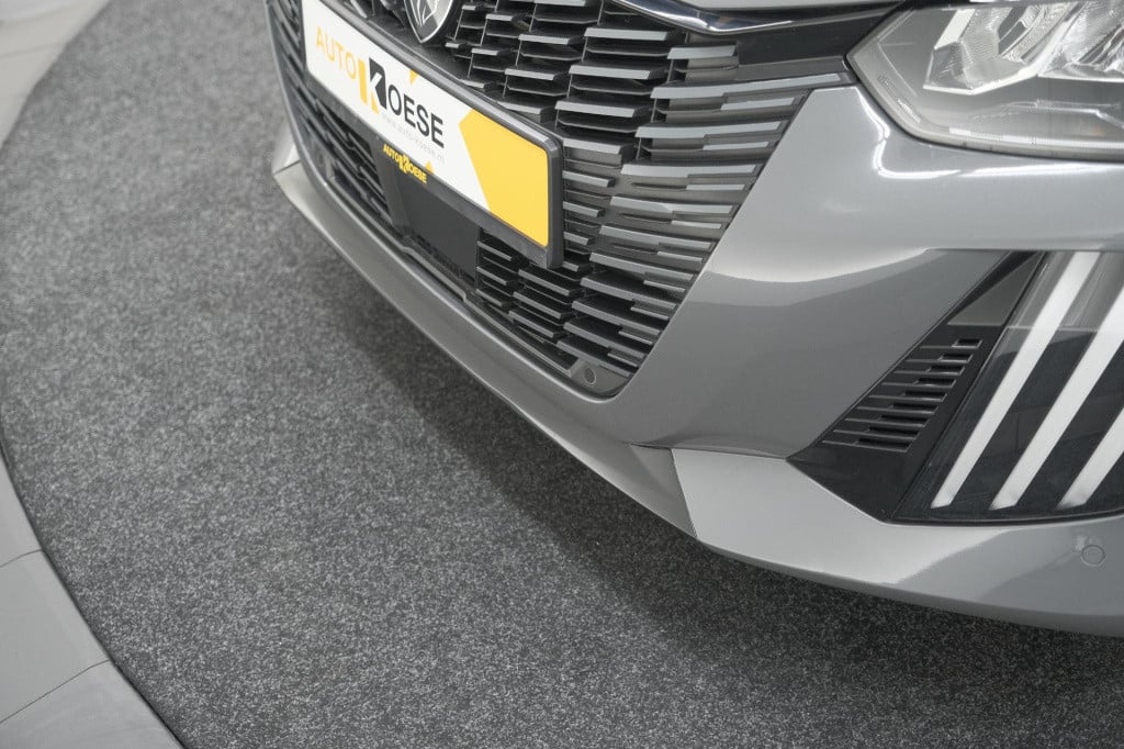 Peugeot 208 hybrid 100 e-dcs6 allure | camera | keyless entry | apple carpl