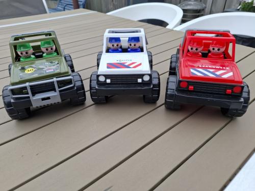 3 nieuwe jeeps, brandweer, politie en leger