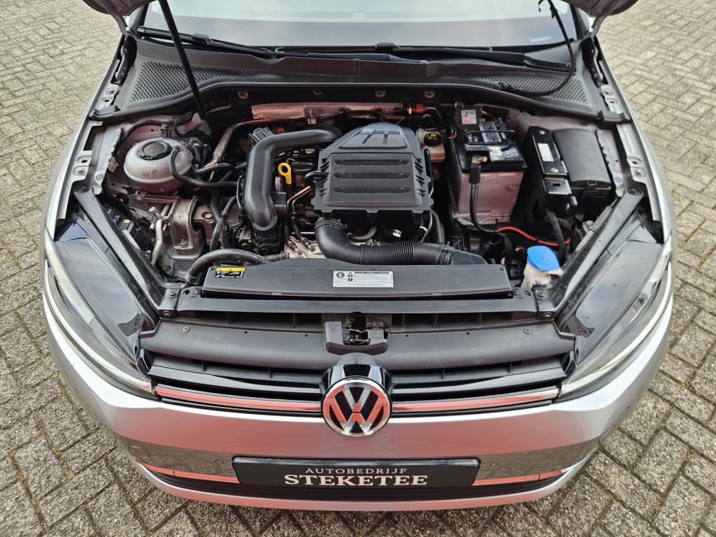 Volkswagen Golf 1.0 tsi comfortline | carplay | camera | trekhaak